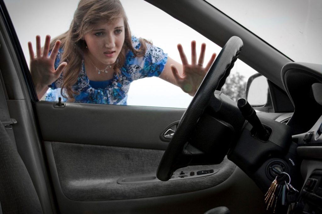 car keys locked inside the car - Locksmith in Dubai