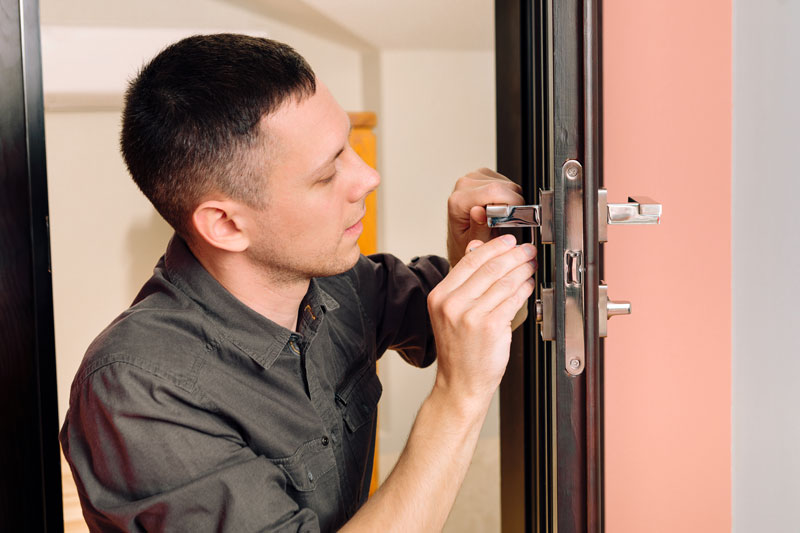 A Guide from Locksmith Dubai to Fix Door Knobs and Door Handles